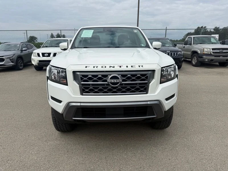 Used 2022 White Nissan SV image 10