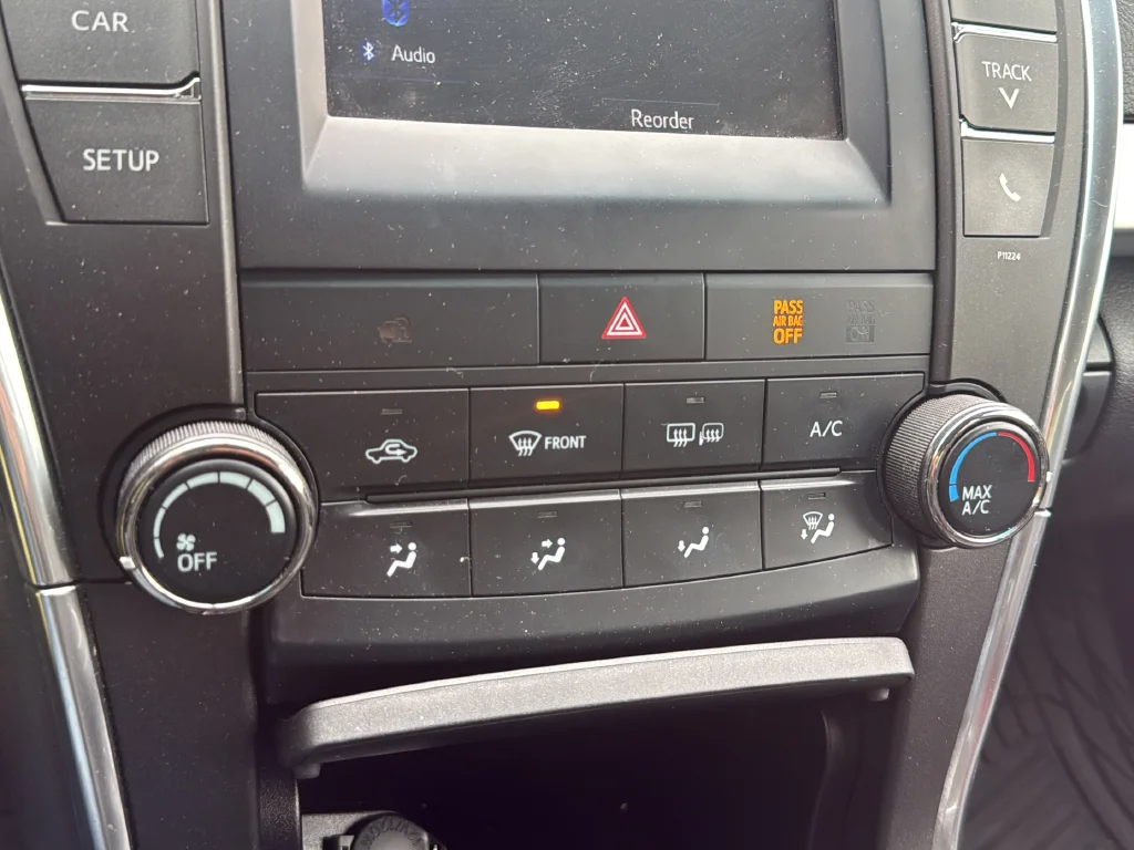 Used 2016 Red Toyota SE image 19