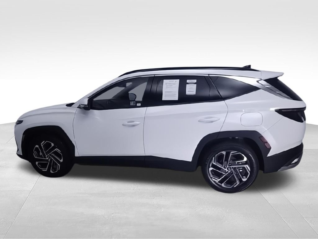 Used 2025 White Hyundai Limited image 7