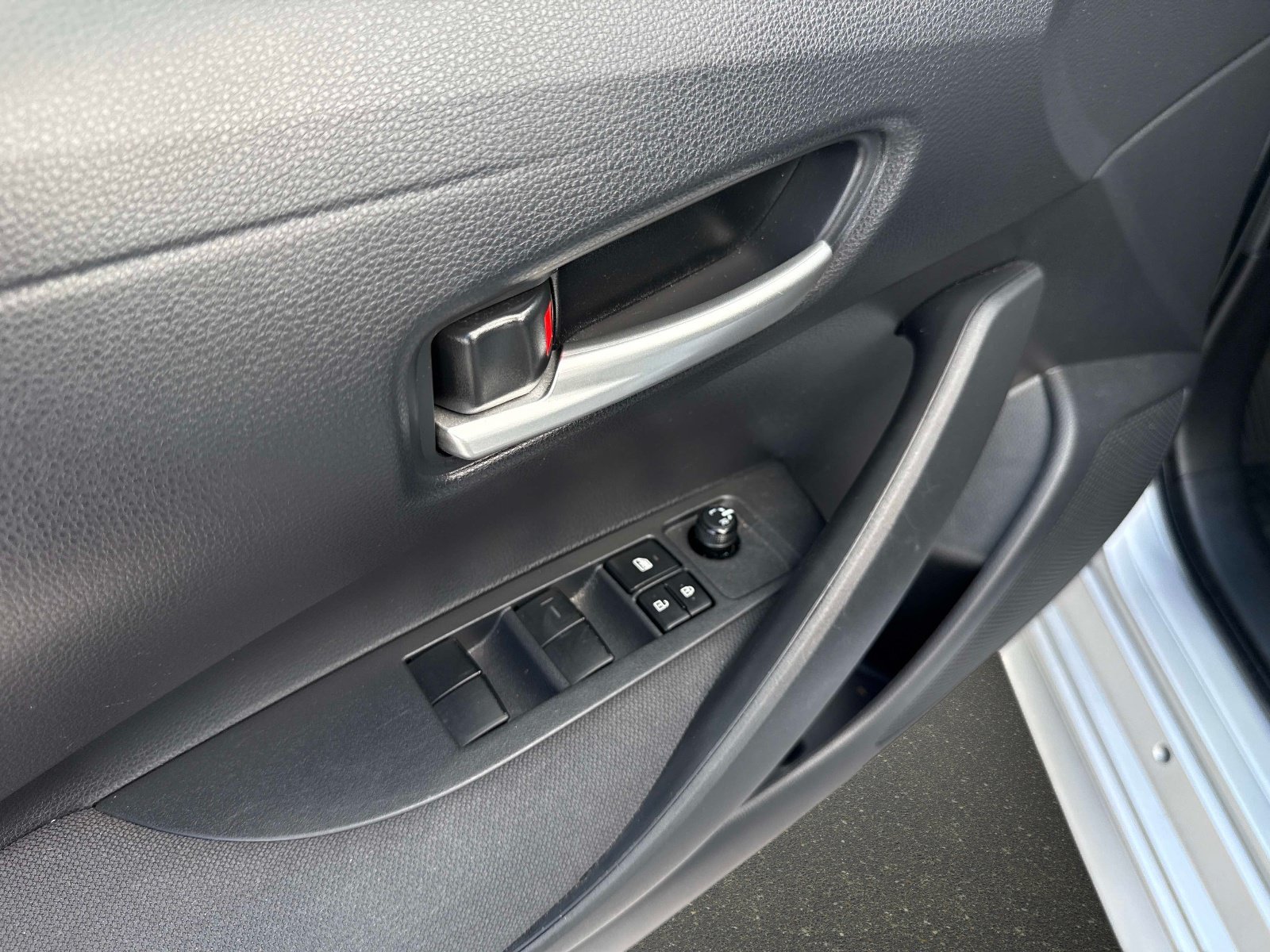 Used 2020 Classic Silver Metallic Toyota LE image 16