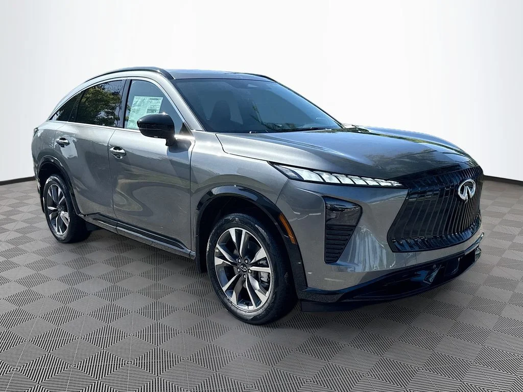 New 2027 GRAPHITE SHADOW INFINITI Luxe AWD image 3
