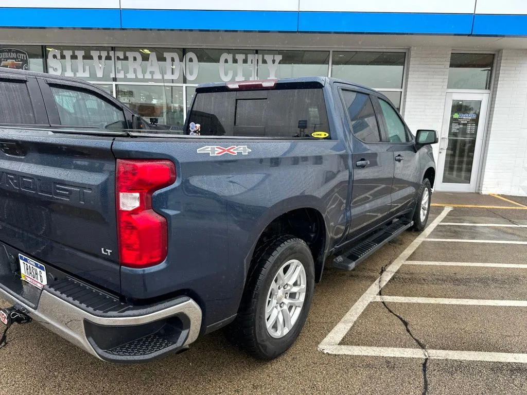 Used 2020 Blue Chevrolet LT image 5