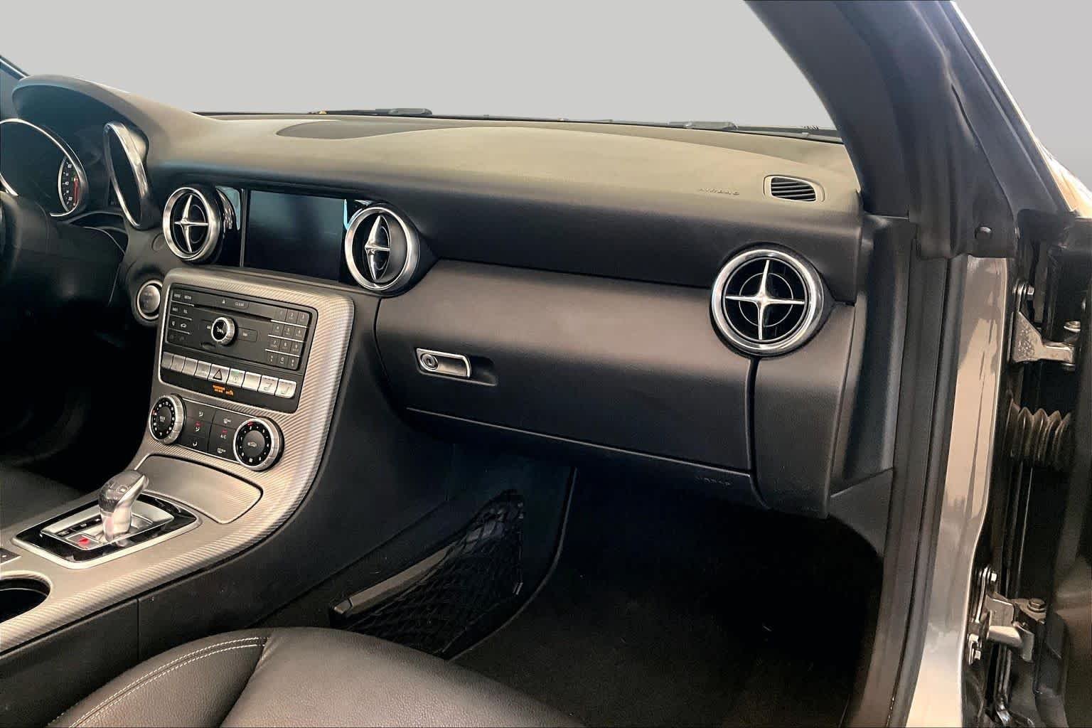 Used 2017 Selenite Grey Metallic Mercedes-Benz SLC 300 image 16
