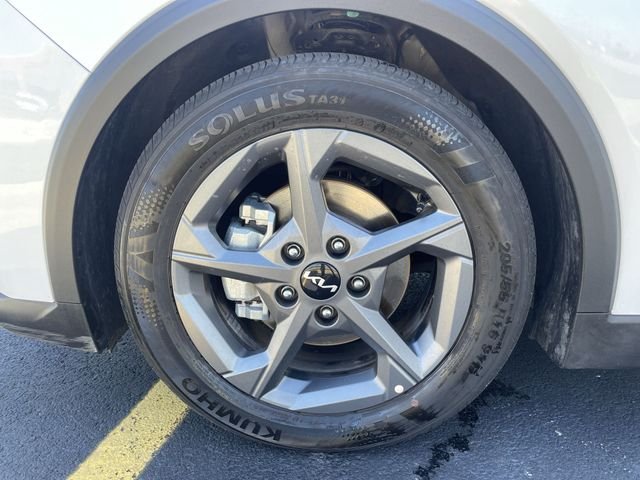 2025 Kia K4 LXS - Photo 13