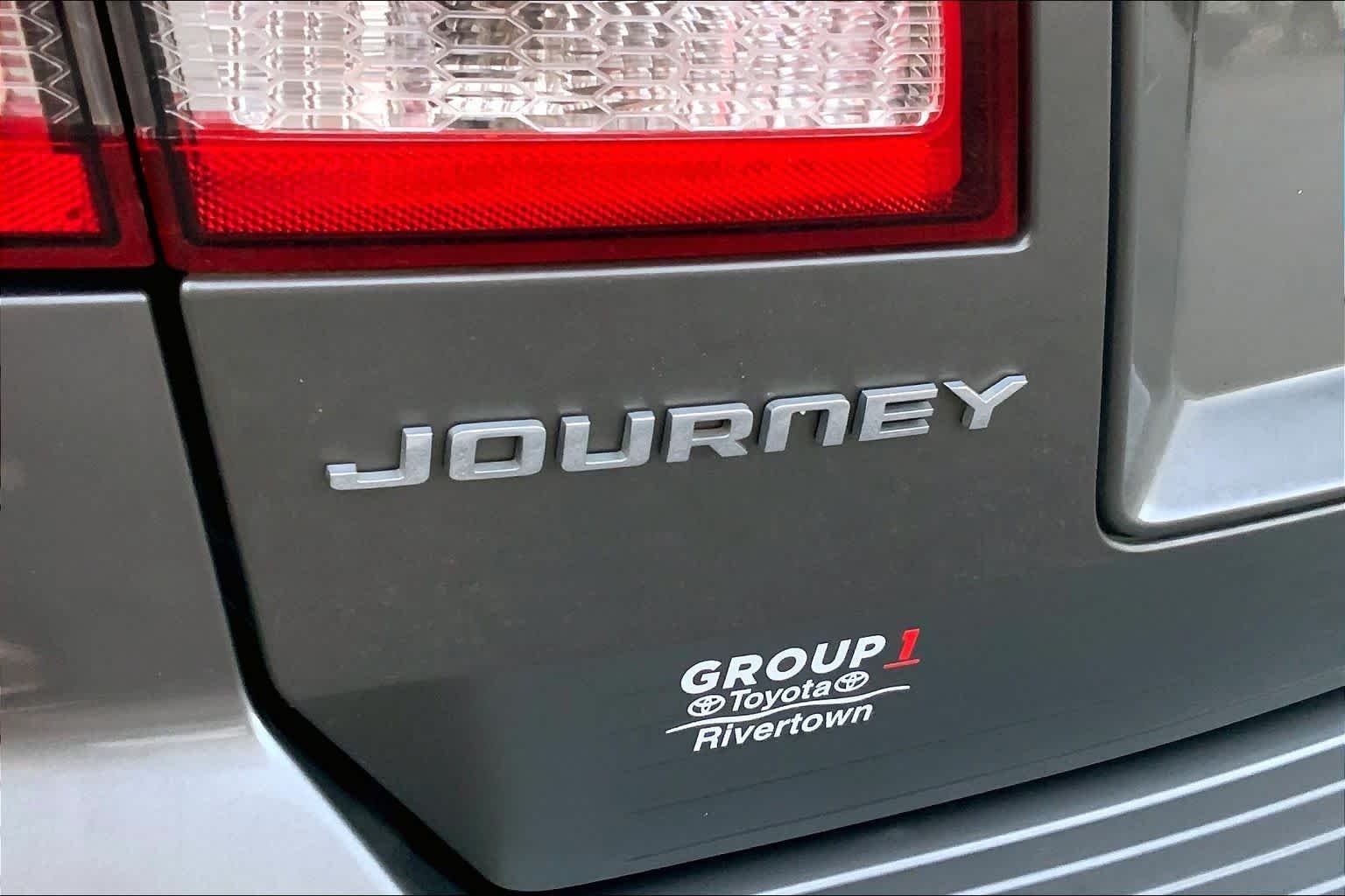 Used 2013 Storm Grey Pearl Dodge SXT image 29