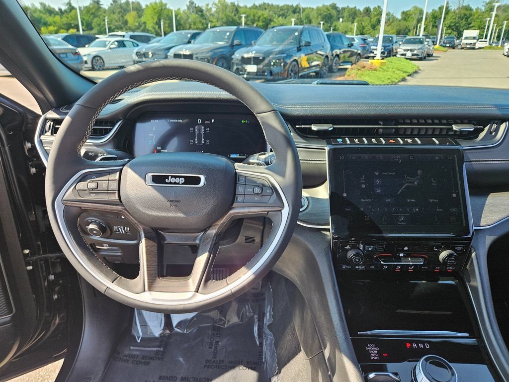 Used 2024 Black Jeep  image 19