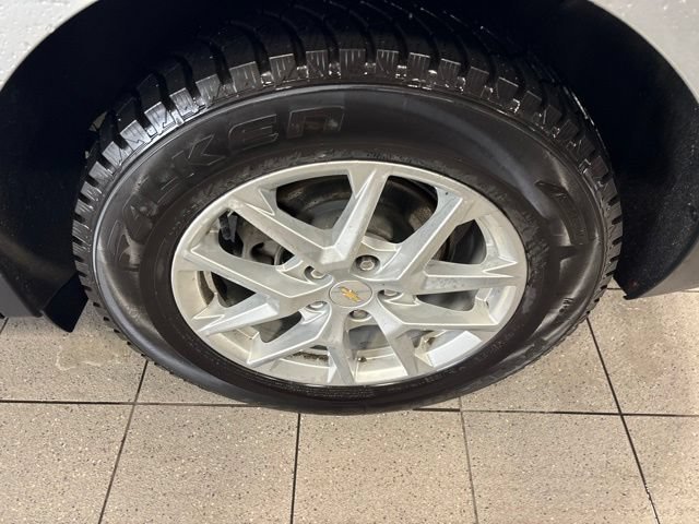 Used 2022 Silver Ice Metallic Chevrolet LS image 11