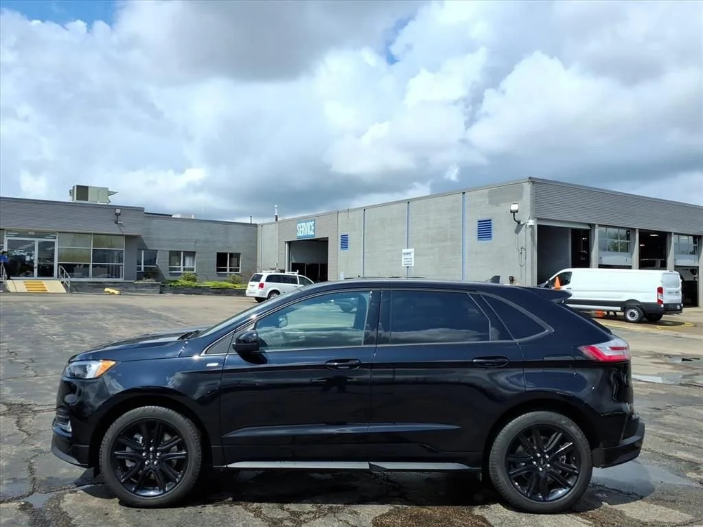 Certified Used 2024 Black Metallic Ford ST Line image 4