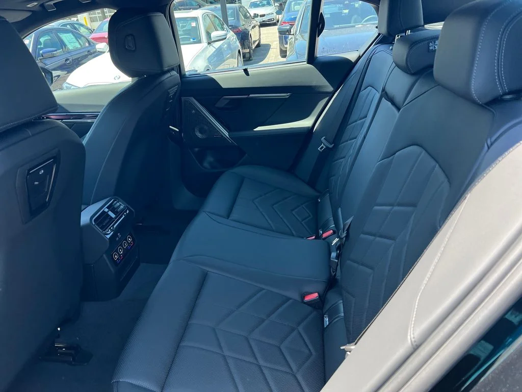 New 2027 Black BMW 550e xDrive image 26