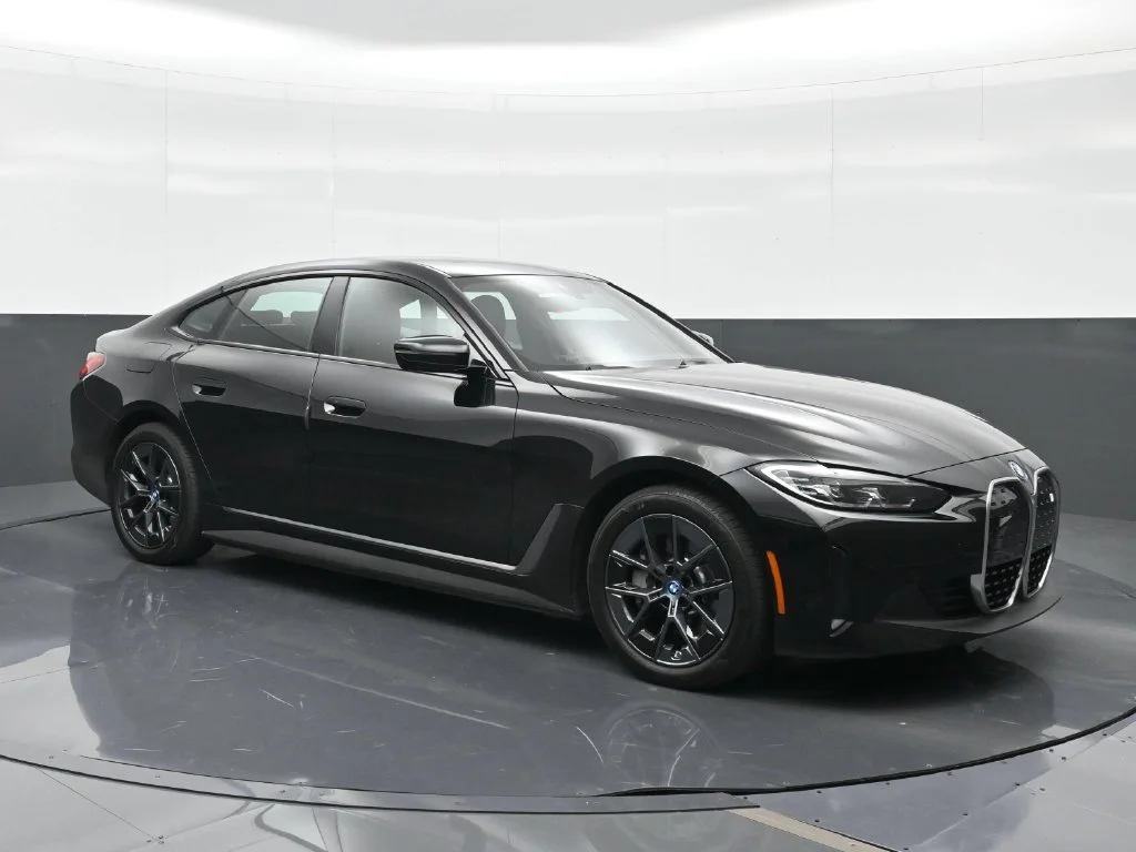 Used 2023 Black BMW eDrive35 image 4