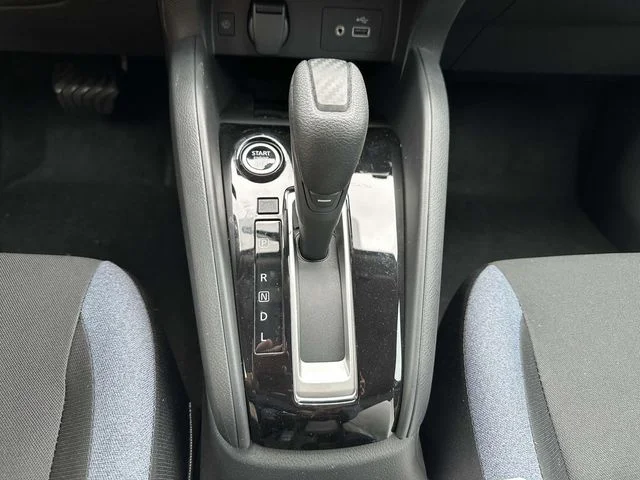 2025 Nissan Versa Sedan SV - Photo 23