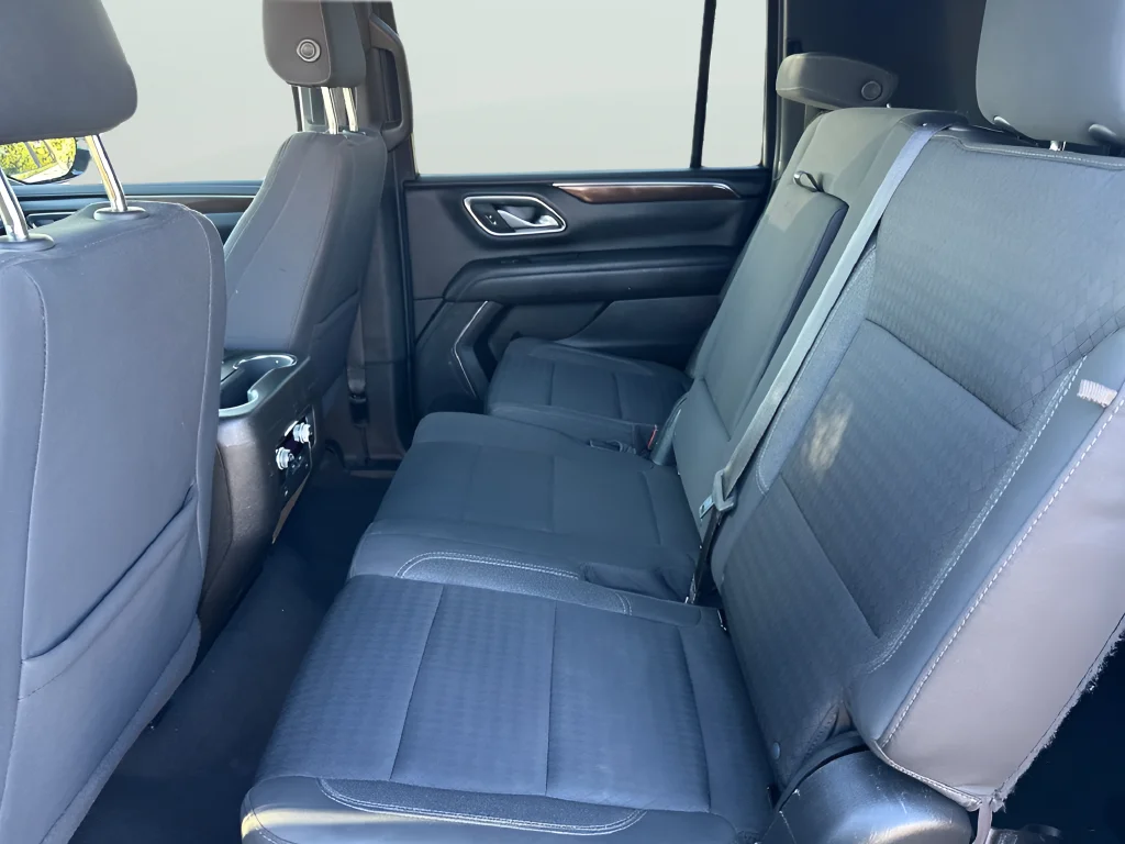 Used 2023 White GMC SLE image 34