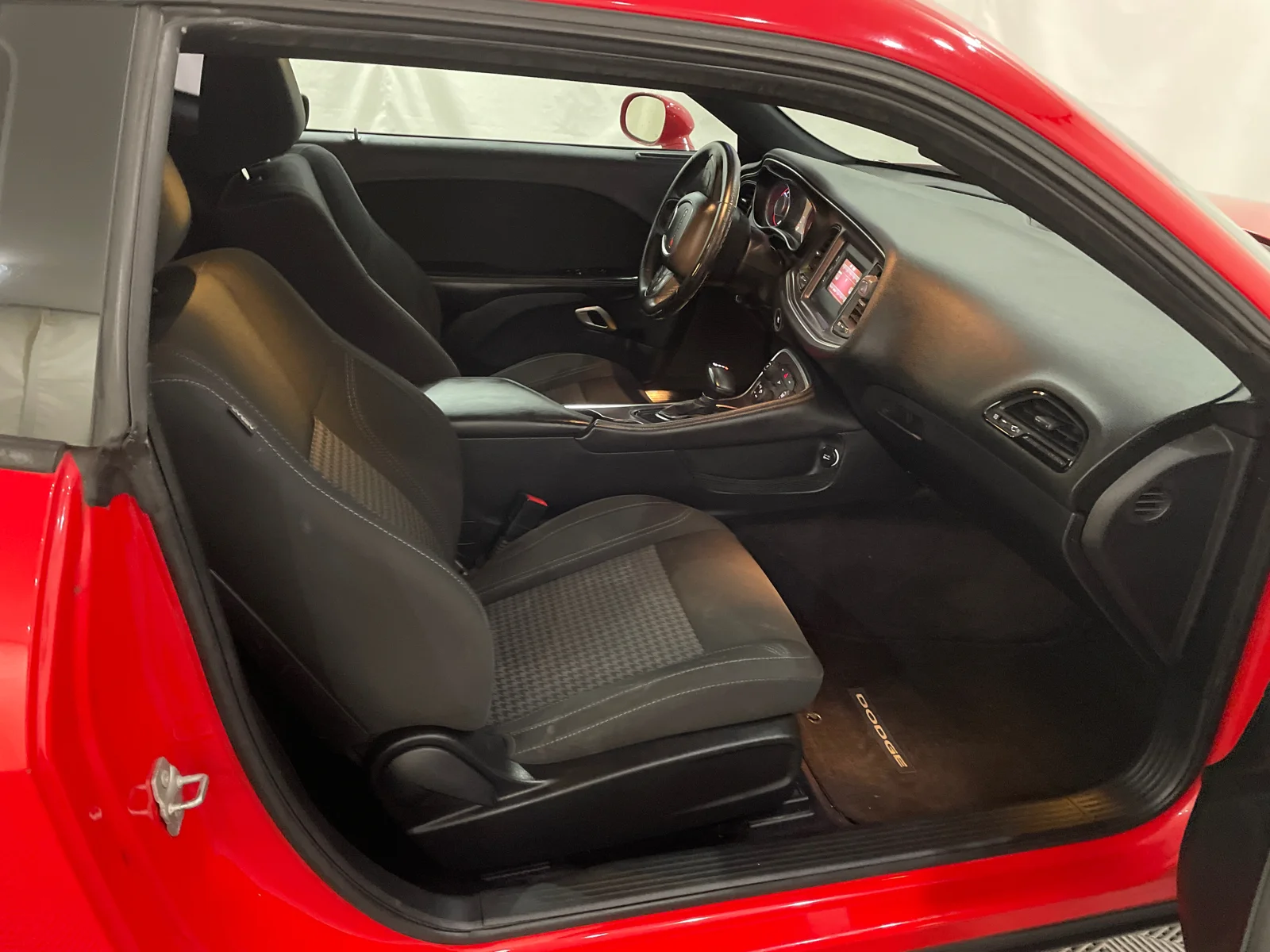 Used 2016 Torred Clearcoat Dodge R/T image 21