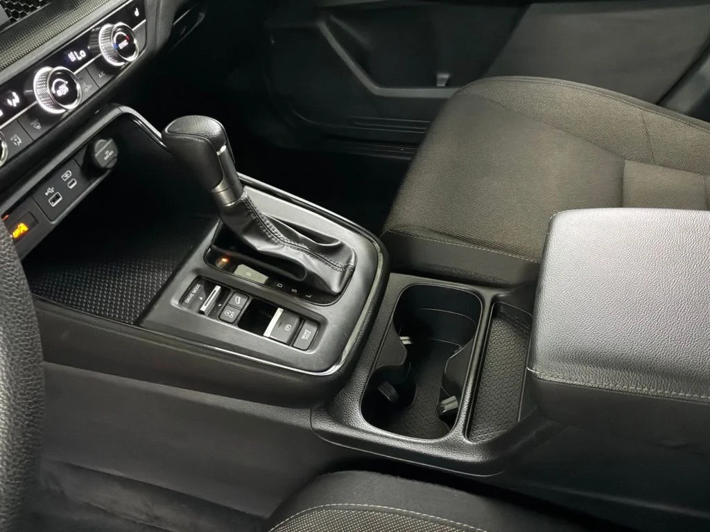Used 2025  Honda EX image 18