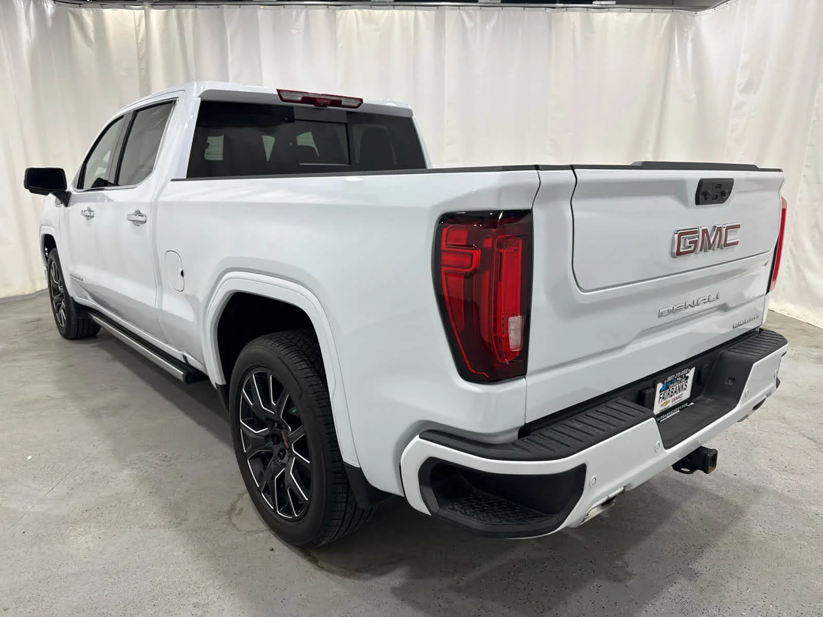 Used 2026 Glacier White Tricoat GMC Denali image 3