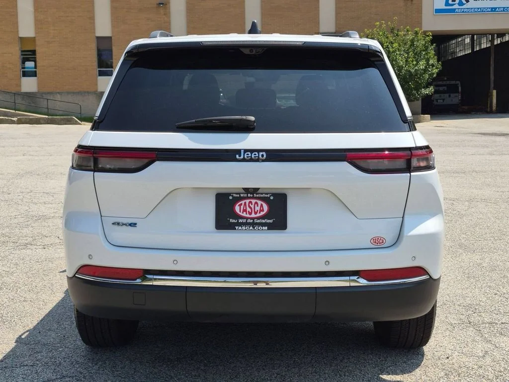 Used 2022 White Jeep 4xe image 4