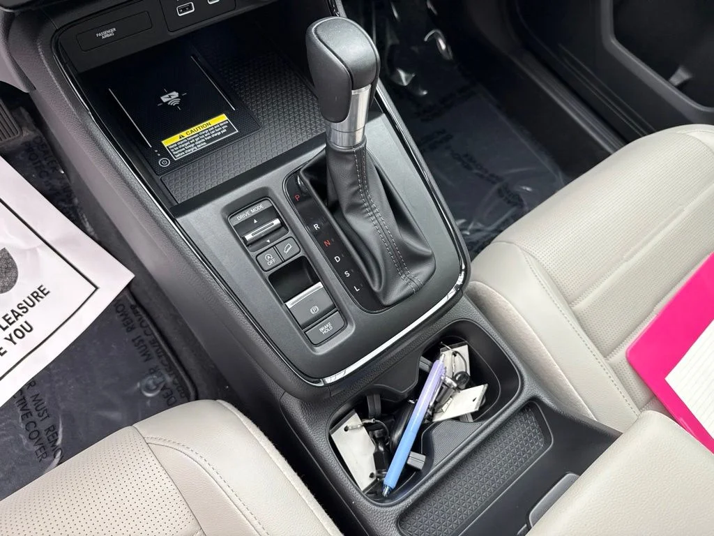 Used 2025 Silver Honda EX-L image 21