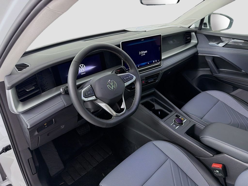 2026 Volkswagen Tiguan SE - Photo 9