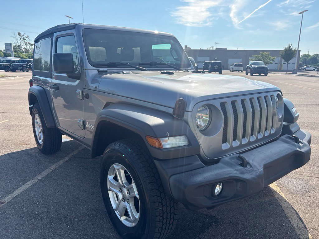 Used 2019 Silver Jeep Sport S image 9