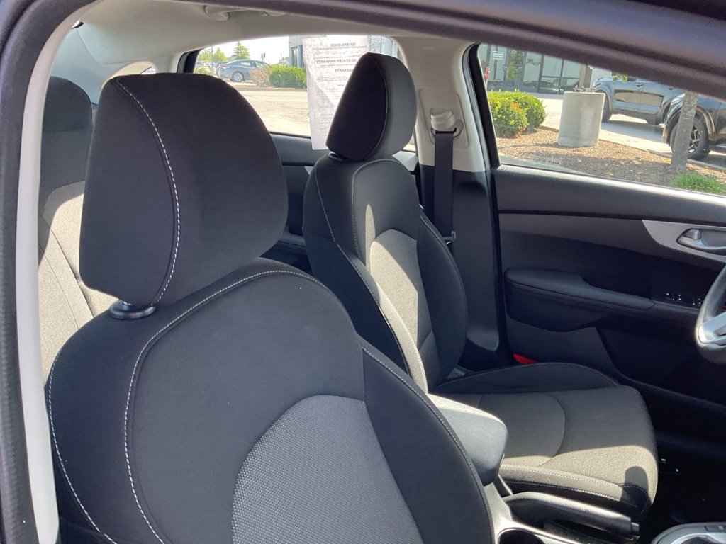 Used 2023 Aurora Black Kia LX image 11