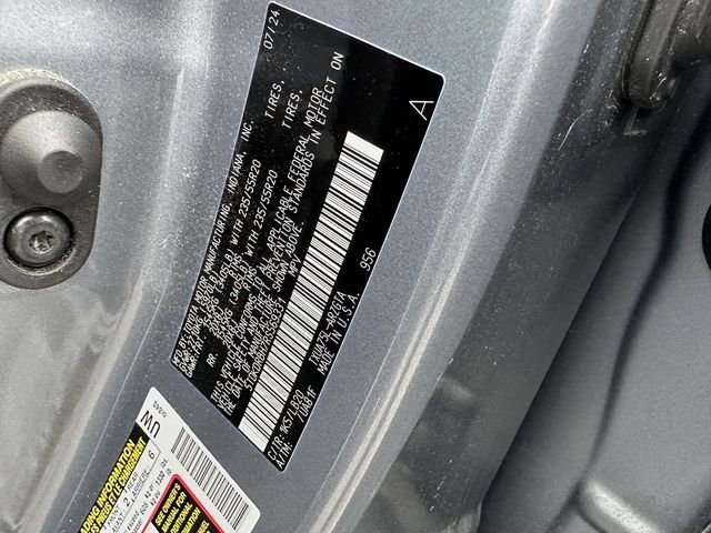 Used 2024  Toyota Limited image 30