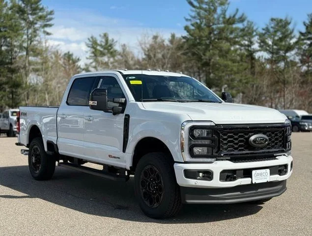 2026 Ford Super Duty F-350® Lariat®