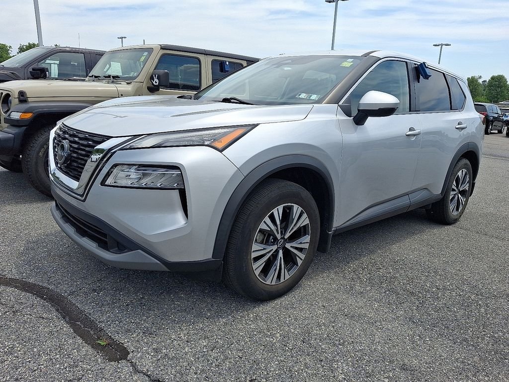 Used 2022 Silver Nissan SV image 3