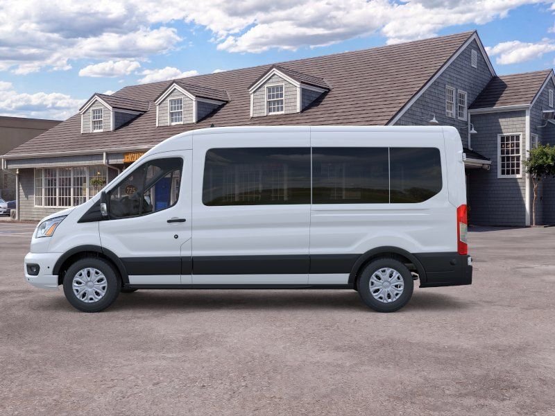 New 2025 Oxford White Ford XLT image 3