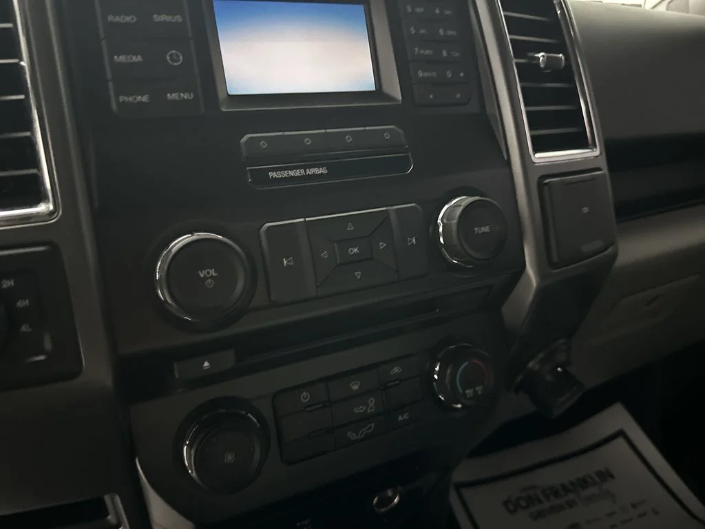 Used 2015 White Ford Lariat image 22