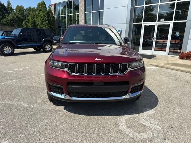 New 2025 Velvet Red Pearl-Coat Exterior Paint Jeep Limited image 9