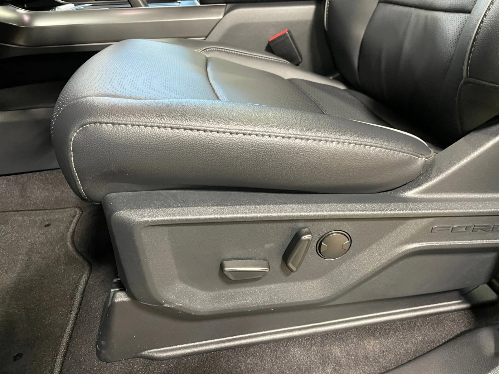 New 2026 Agate Black Metallic Ford Lariat image 14