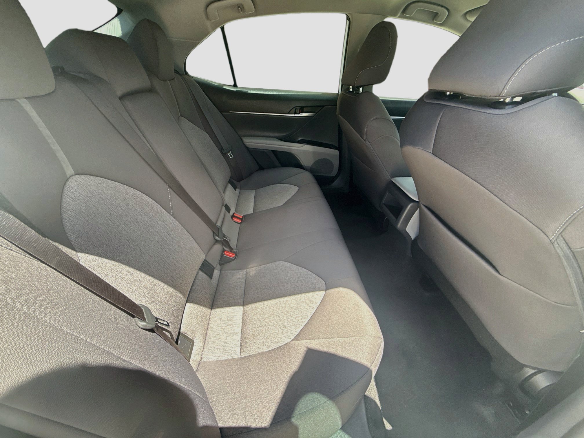 Used 2023 Ice Toyota LE image 25