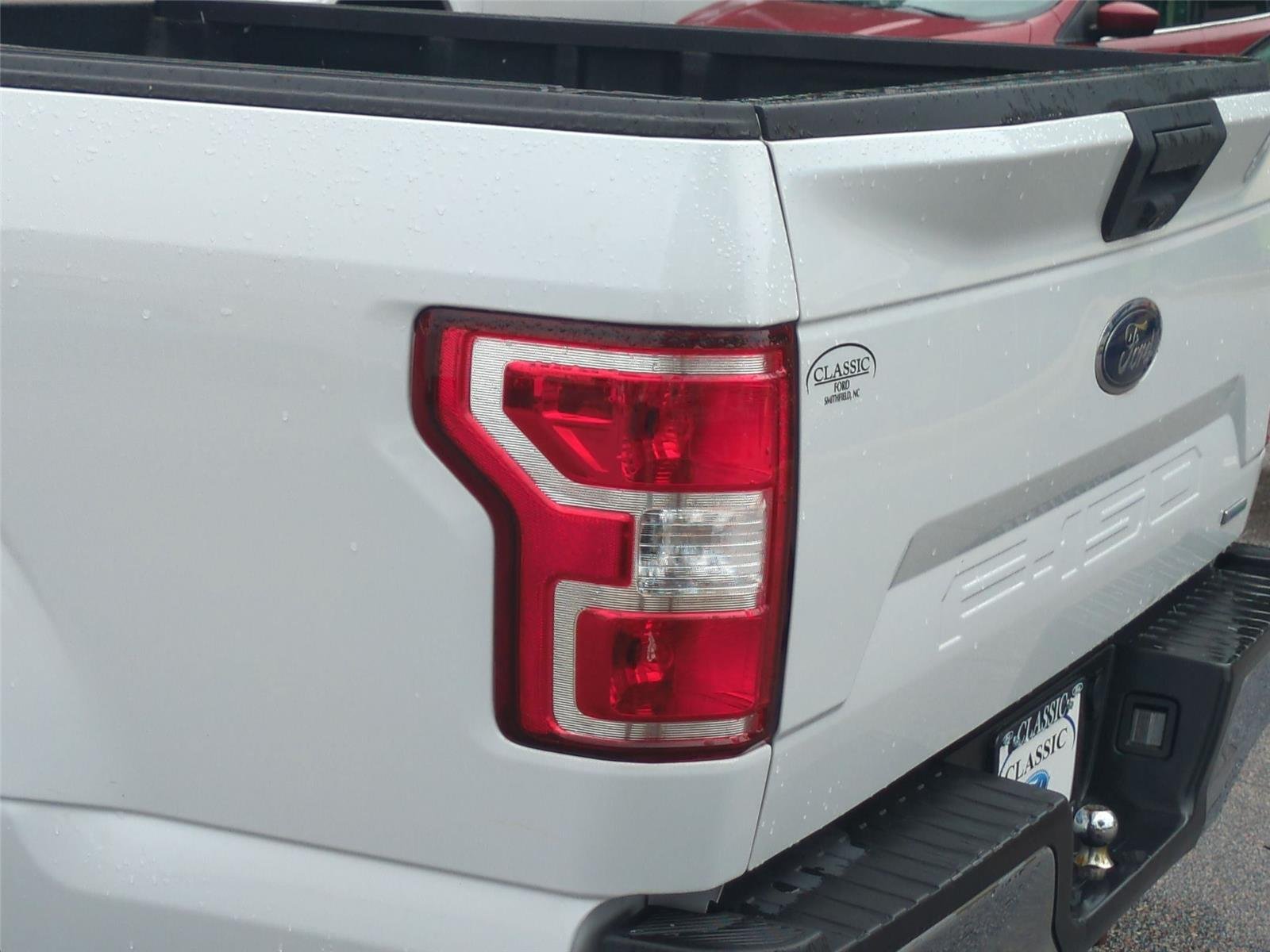 Used 2018 Oxford White Ford XLT image 12
