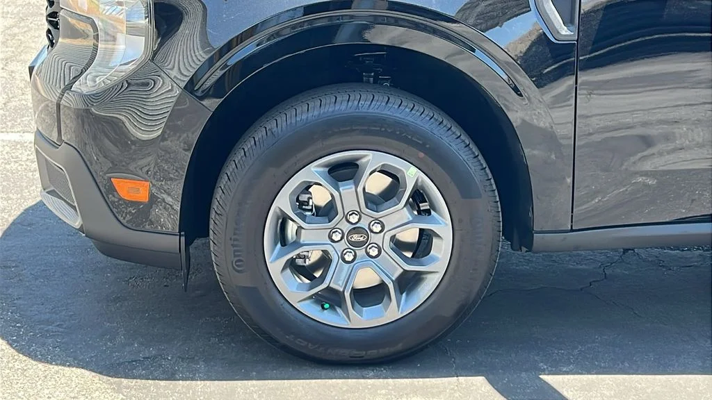 New 2026 Shadow Black Ford XLT image 7