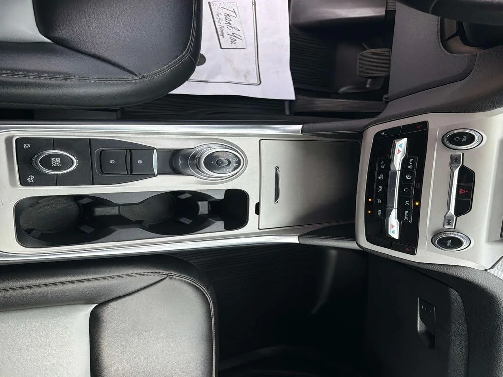 Used 2023 Silver Ford XLT image 29