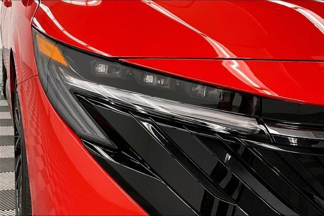 New 2026 Energetic Ember/Super Blk Nissan SR image 14