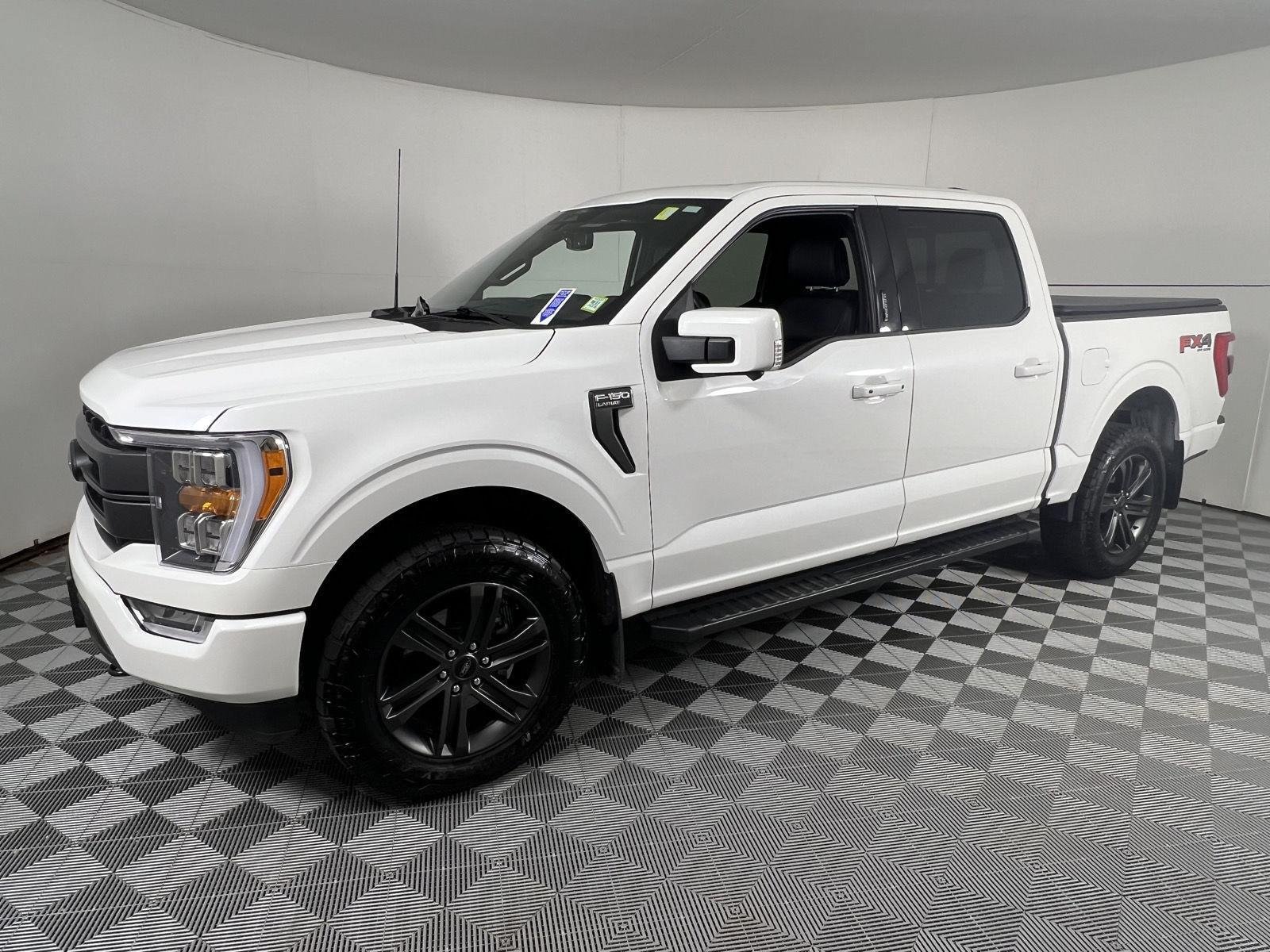 Used 2022 Star White Metallic Tri-Coat Ford LARIAT image 7