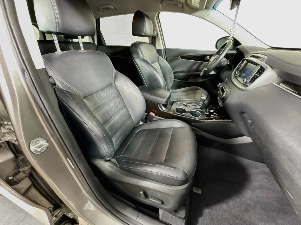 Used 2019 Silver Kia EX image 36