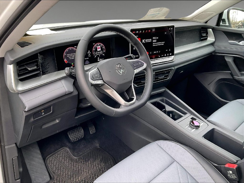 Used 2026 White Volkswagen SE image 9