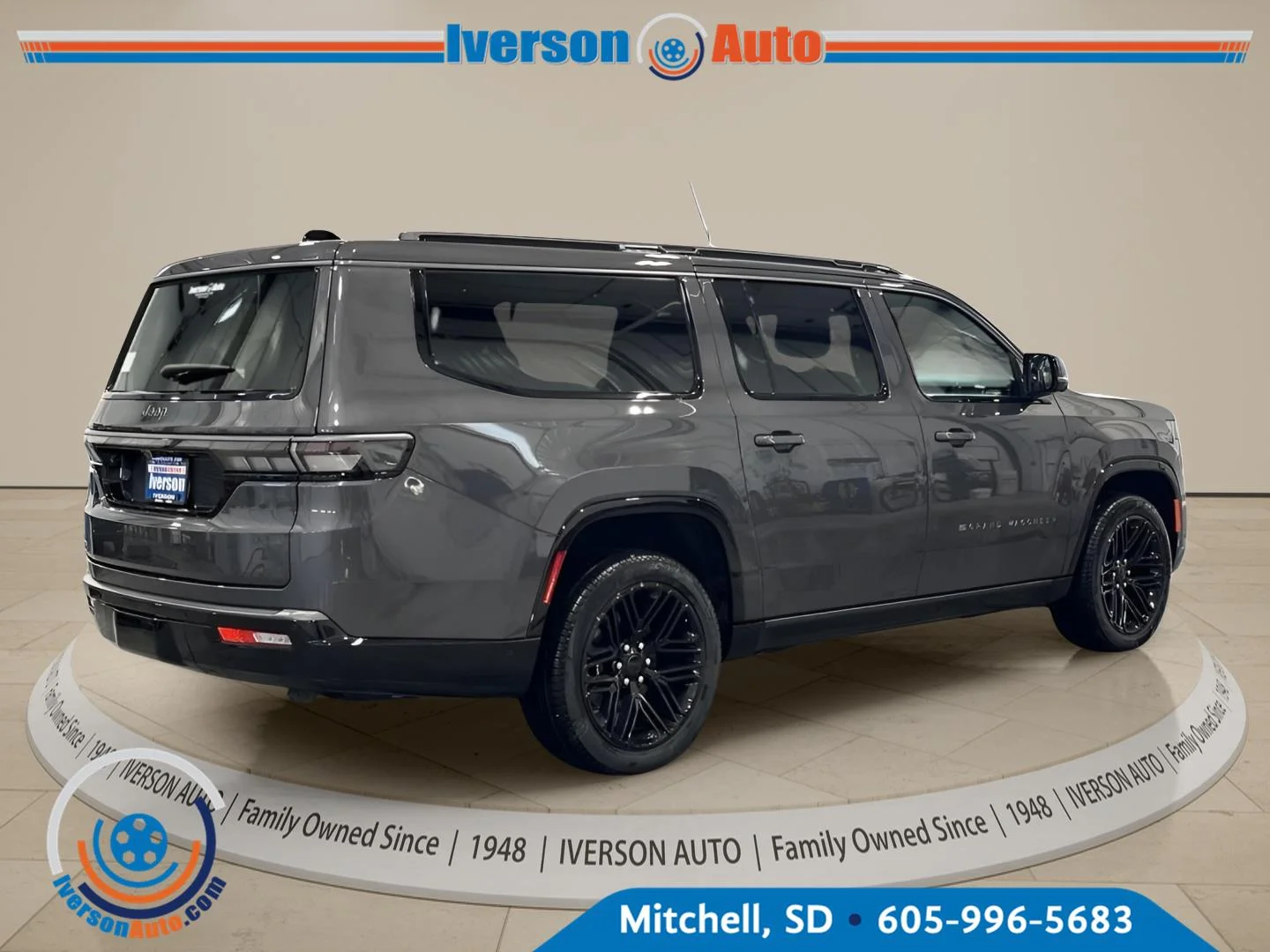New 2026 Baltic-Gray Metallic Clear-Coat Exterior Paint Jeep Limited Reserve image 8
