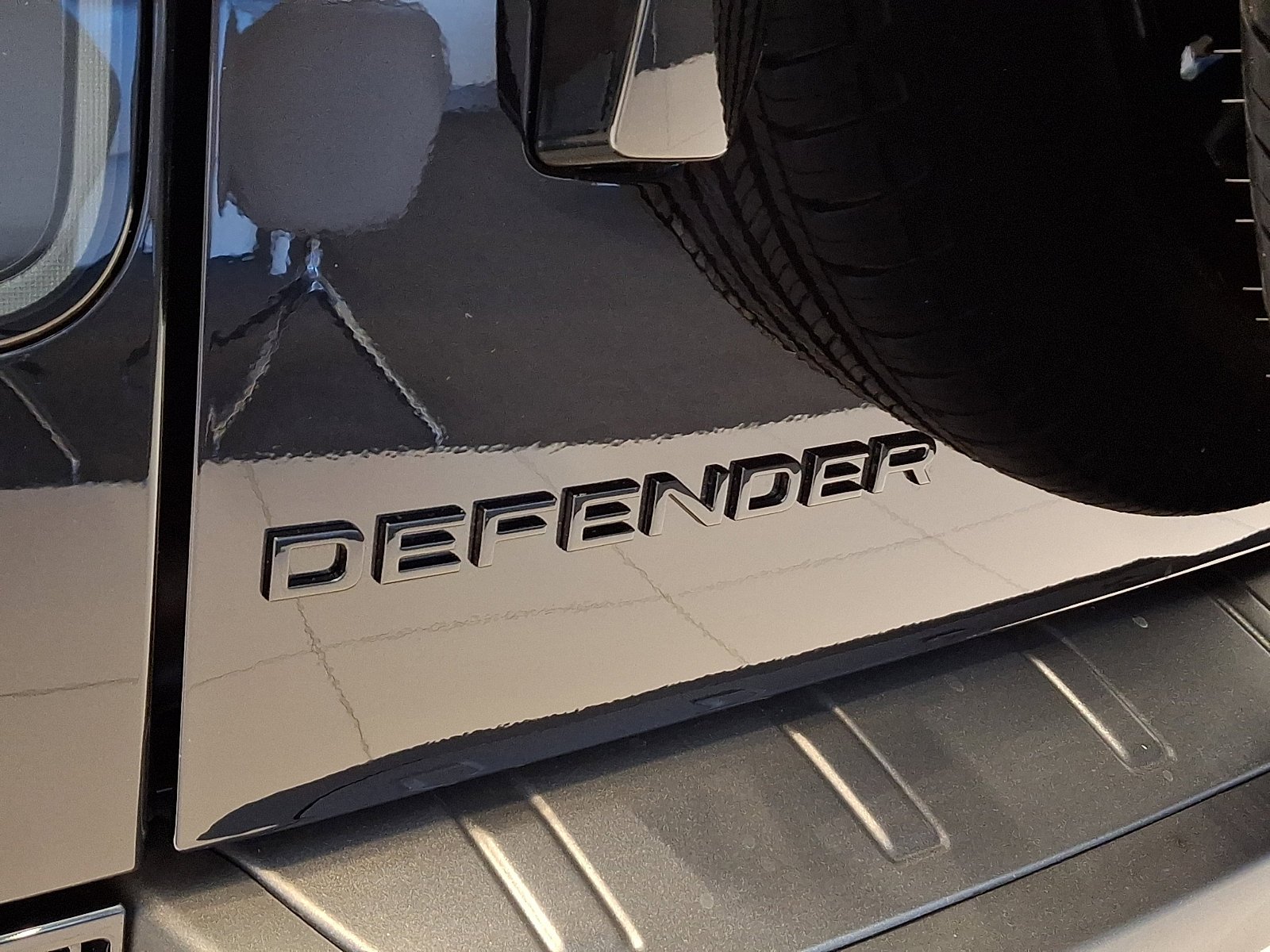 2026 Land Rover Defender OCTA - Photo 20