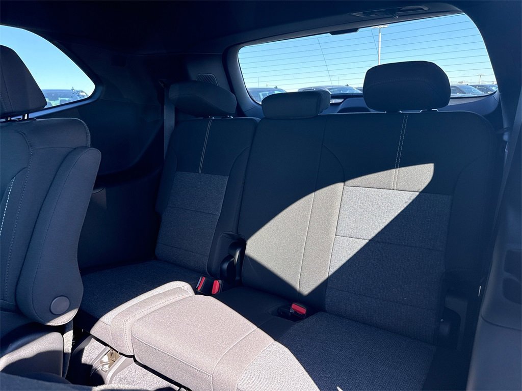 2026 GMC ACADIA - Image 32