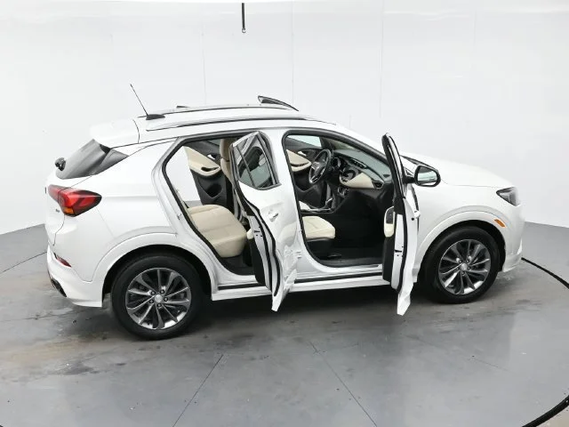 Used 2021 WHITE FROST TRICOAT Buick Preferred image 43