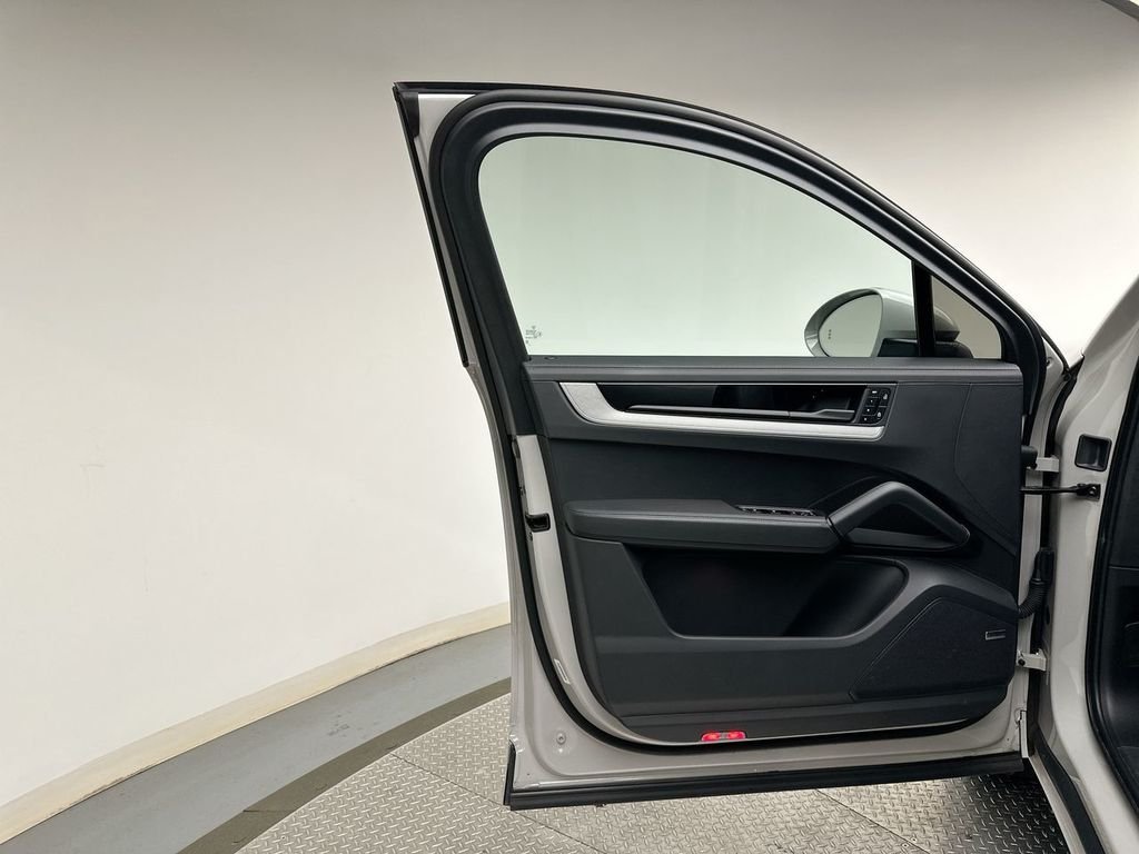 Used 2025  Porsche S image 21