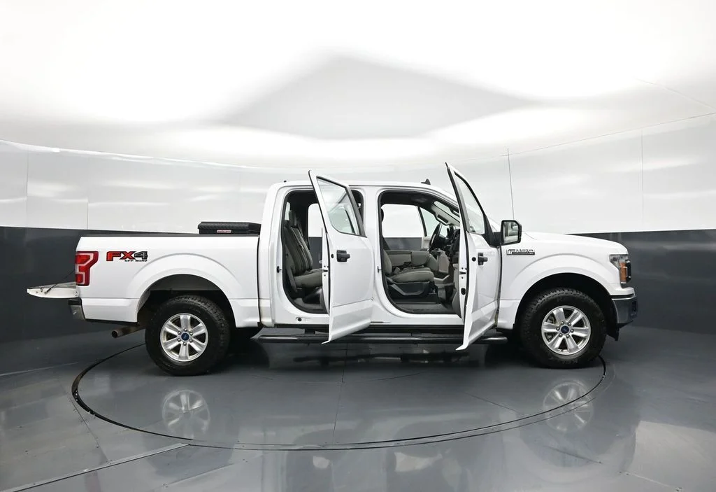 Used 2020 White Ford XL image 5
