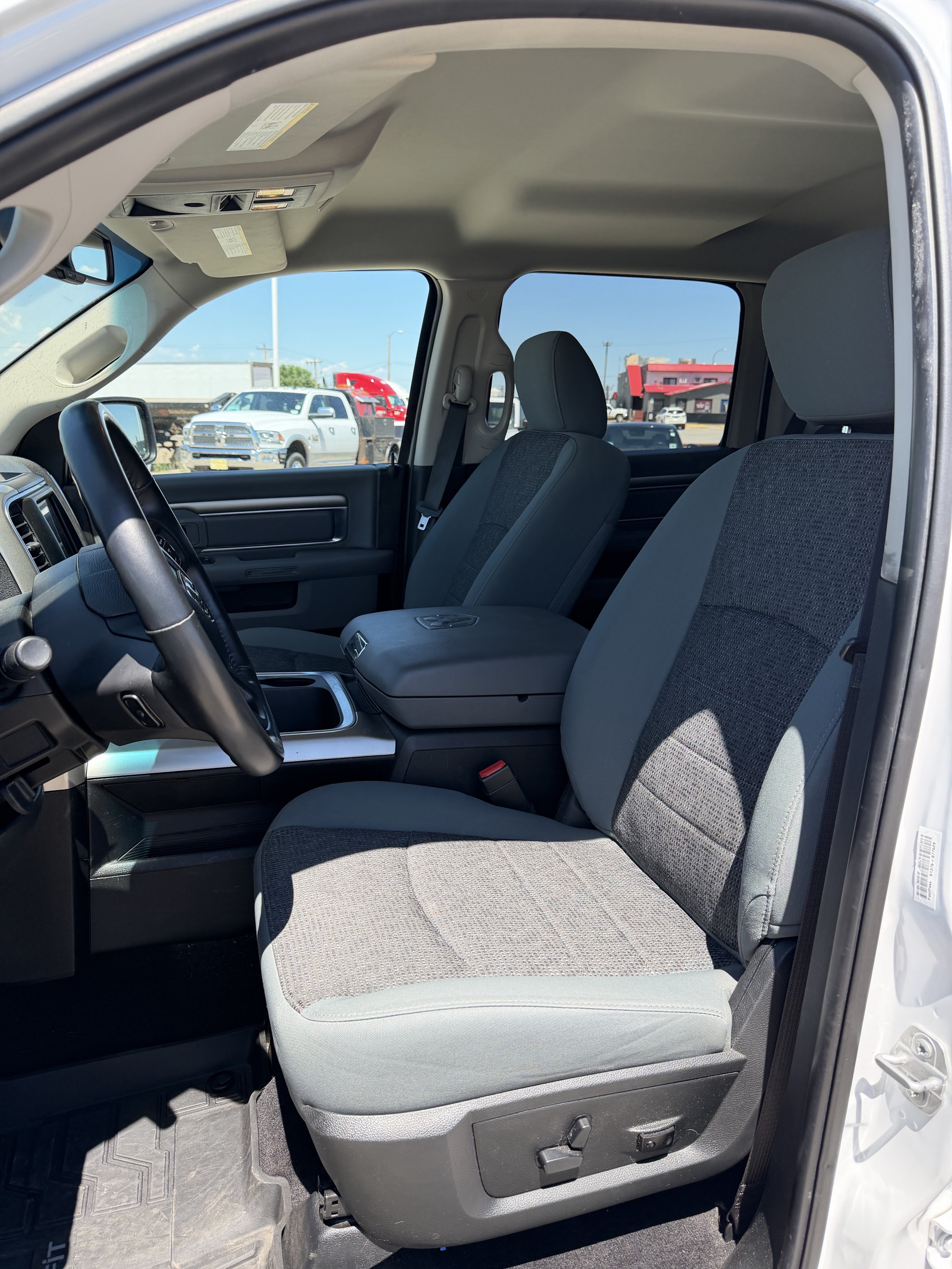 Used 2018 Bright White Clearcoat Ram Harvest image 9