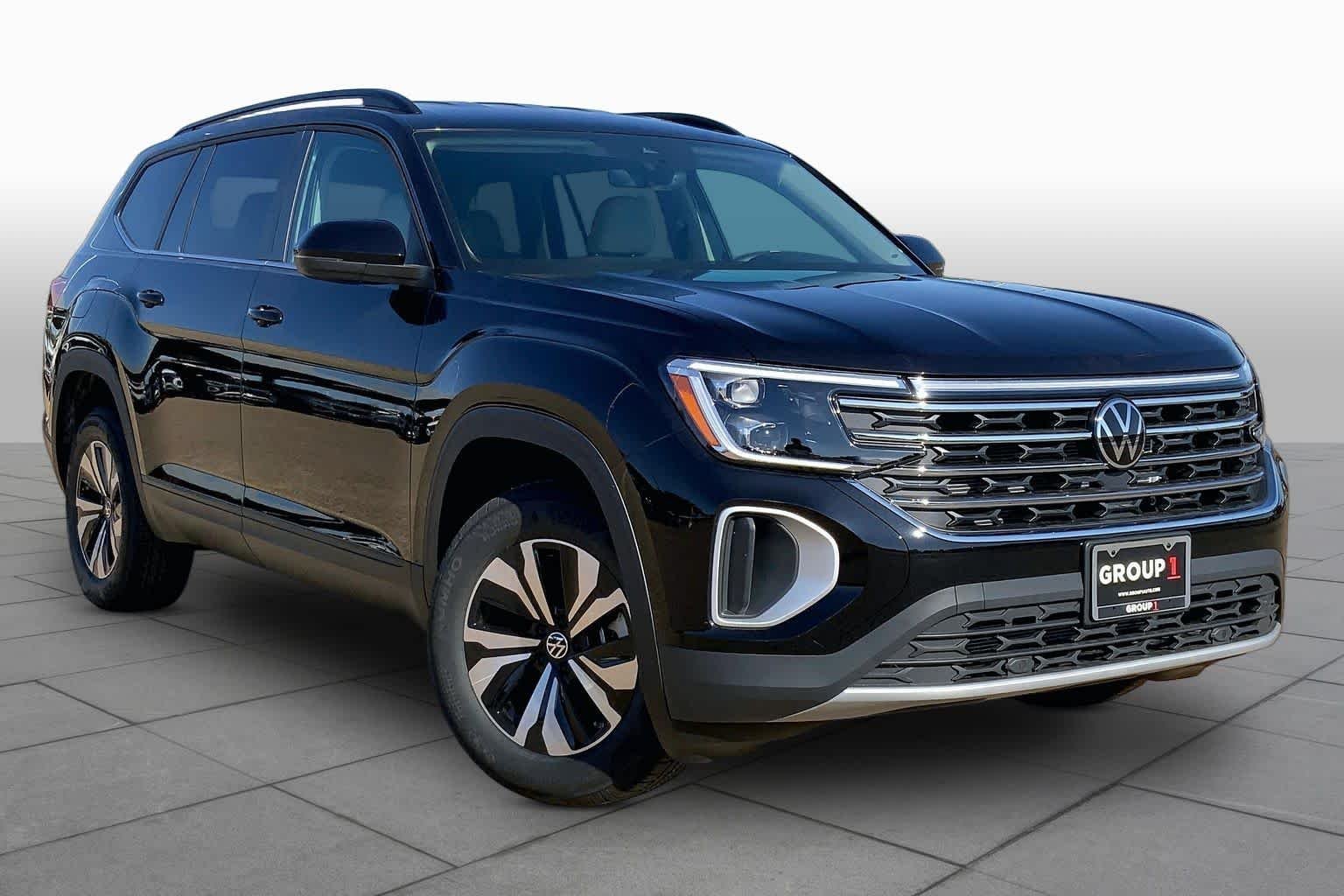 New 2026 Deep Black Pearl Volkswagen 2.0T SE image 2