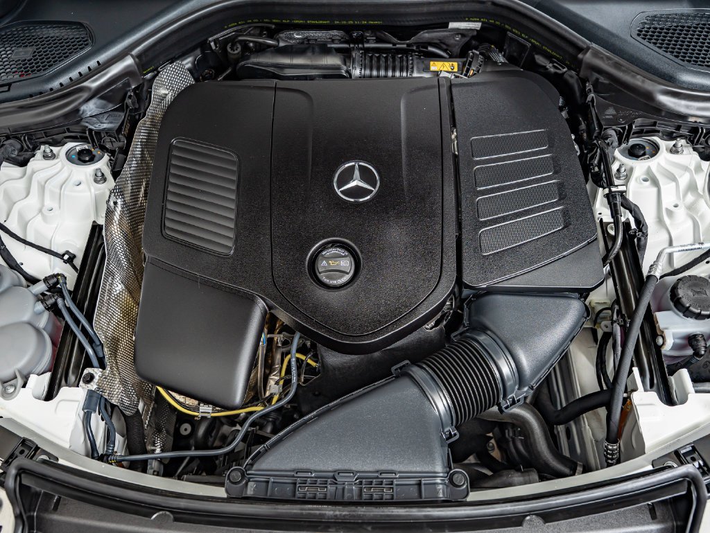 Used 2026 Polar White Mercedes-Benz GLC 300 image 40
