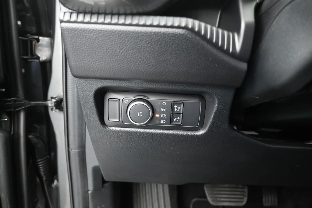 New 2026 Carbonized Gray Metallic Ford XLT image 11