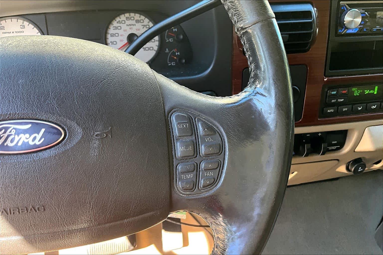 Used 2005  Ford Lariat image 23